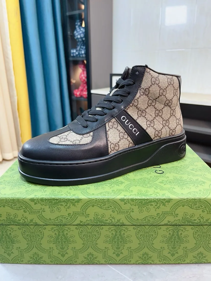 Factory price 438🌹🌹GUCCI [Gucci] New high-top men's shoes, a high-end brand, the latest fashionable casual men's shoes, trendy and versatile, relaxed and sporty style, uppers imported from Italy, first-layer cowhide, genuine leather lining, and ultra-fine workmanship. Original personalized fashionable rubber wear-resistant outsole, light and comfortable on the foot, size 38-44